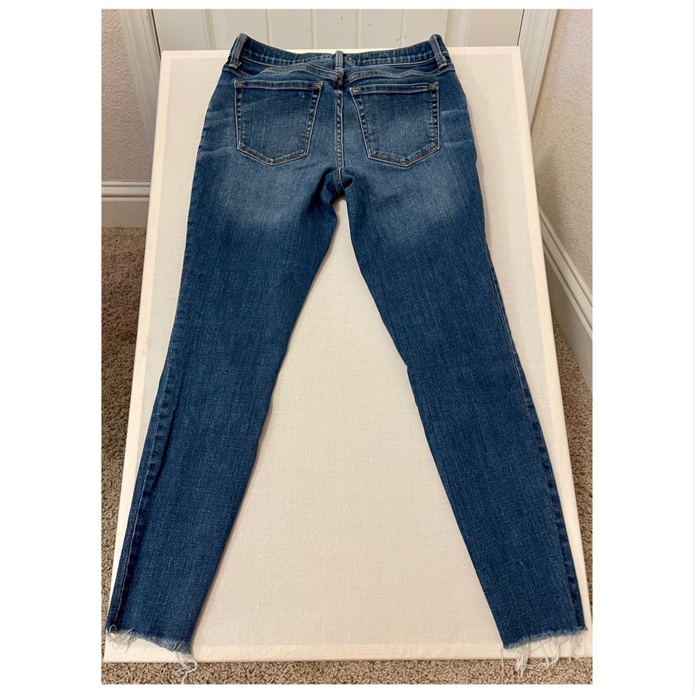 Isabel Maternity by Ingrid & Isabel | Distressed Jeggings | Size 2 - Picture 6 of 7